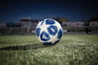 德国国家队队徽 - 黑红金三色盾牌与雄鹰标志